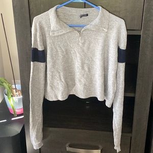 Brandy Melville  crop sweater